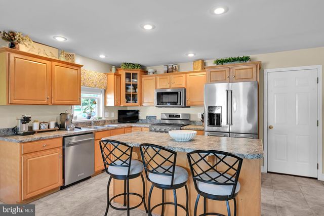 321 CATHERINE CT, Lebanon, PA 17042