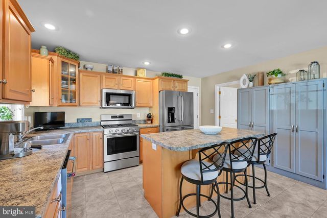 321 CATHERINE CT, Lebanon, PA 17042