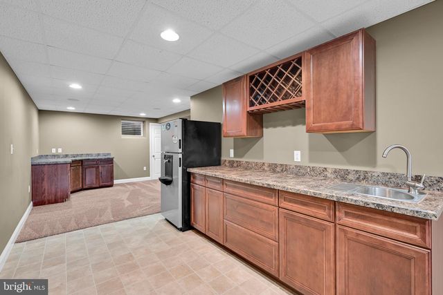 321 CATHERINE CT, Lebanon, PA 17042