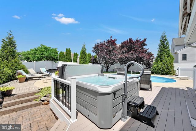 321 CATHERINE CT, Lebanon, PA 17042