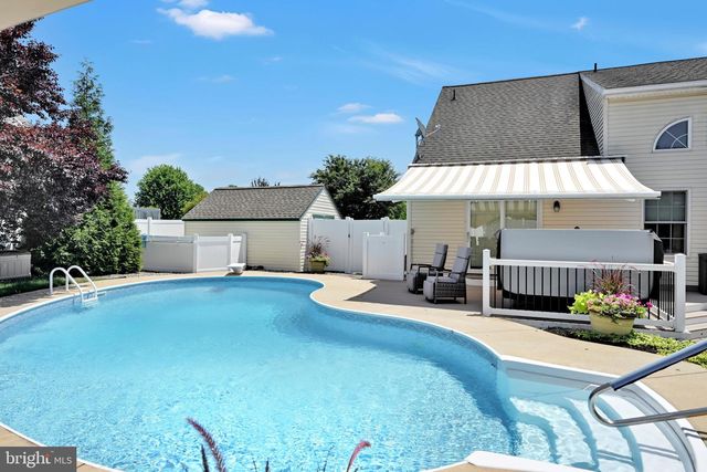 321 CATHERINE CT, Lebanon, PA 17042