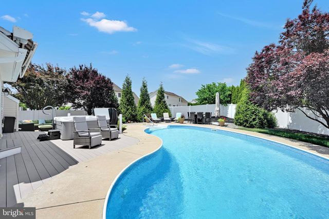 321 CATHERINE CT, Lebanon, PA 17042