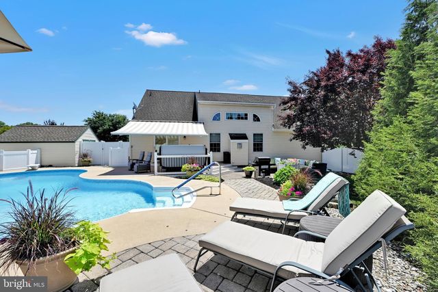 321 CATHERINE CT, Lebanon, PA 17042
