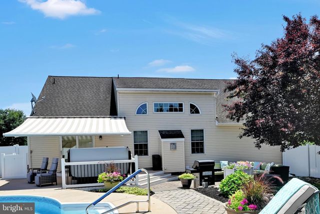 321 CATHERINE CT, Lebanon, PA 17042
