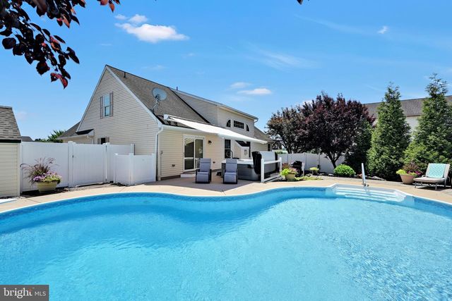 321 CATHERINE CT, Lebanon, PA 17042