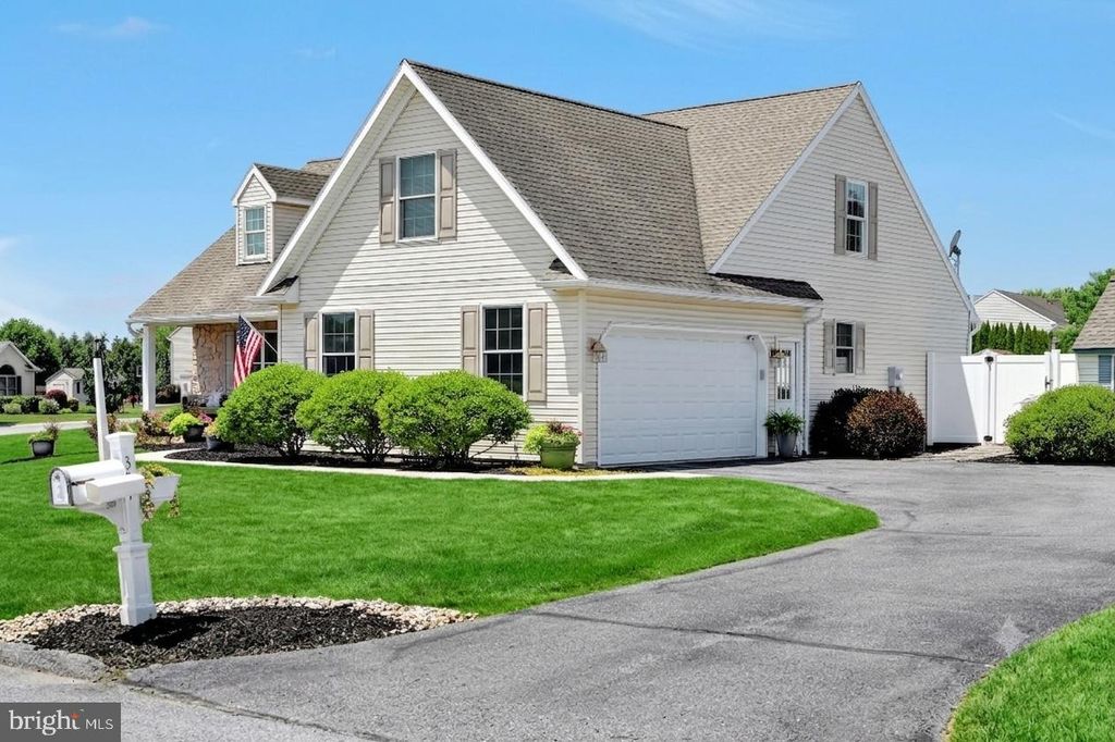 321 CATHERINE CT, Lebanon, PA 17042