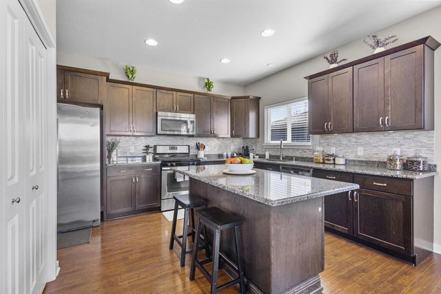 466 CRESCENDO Drive, Sun Prairie, WI 53590