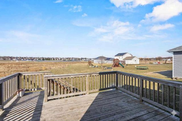 466 CRESCENDO Drive, Sun Prairie, WI 53590