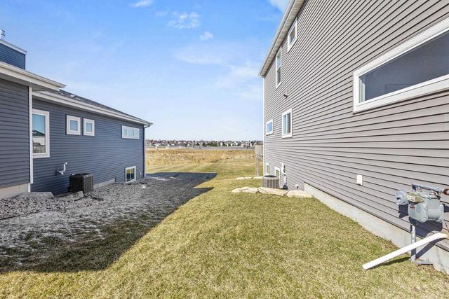 466 CRESCENDO Drive, Sun Prairie, WI 53590