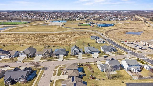 466 CRESCENDO Drive, Sun Prairie, WI 53590