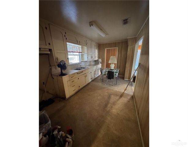 1003 Portscheller Street, Roma, TX 78584