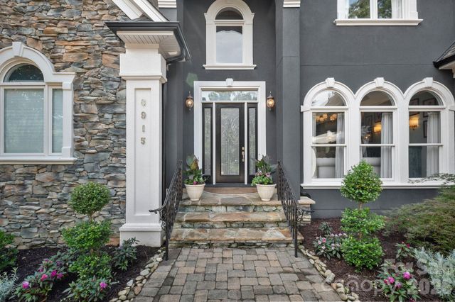 8915 Warwicke Lane, Sherrills Ford, NC 28673