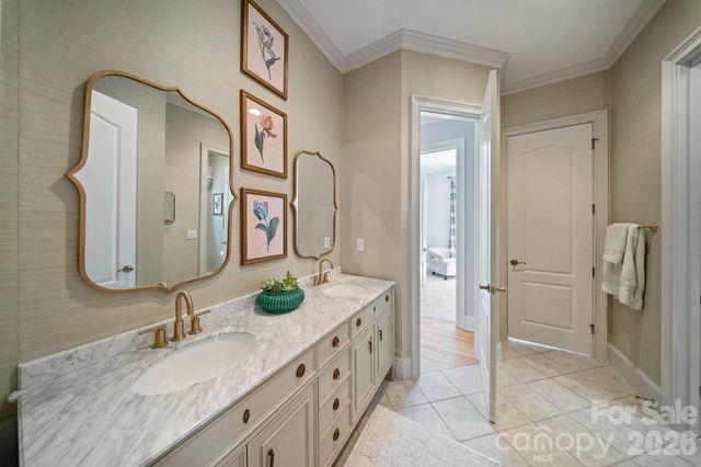 8915 Warwicke Lane, Sherrills Ford, NC 28673