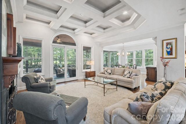 8915 Warwicke Lane, Sherrills Ford, NC 28673