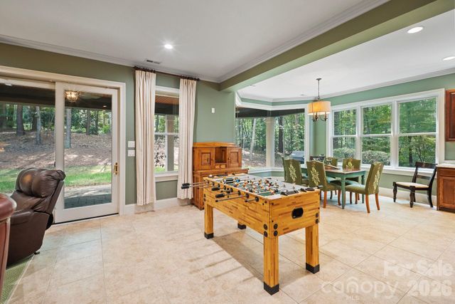 8915 Warwicke Lane, Sherrills Ford, NC 28673