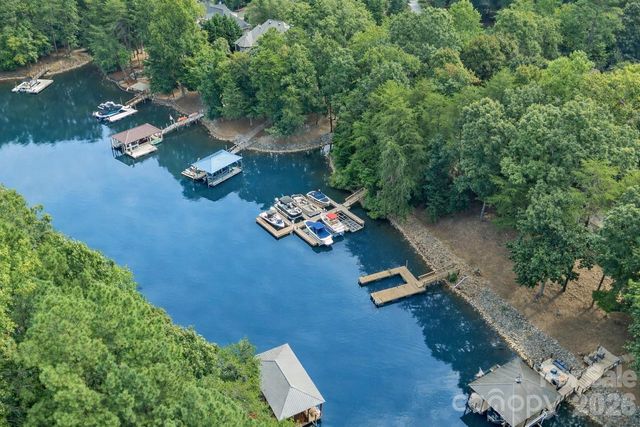 8915 Warwicke Lane, Sherrills Ford, NC 28673