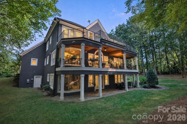 8915 Warwicke Lane, Sherrills Ford, NC 28673