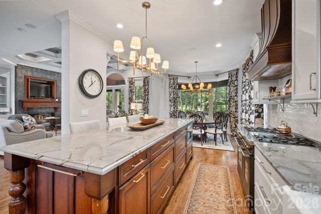 8915 Warwicke Lane, Sherrills Ford, NC 28673