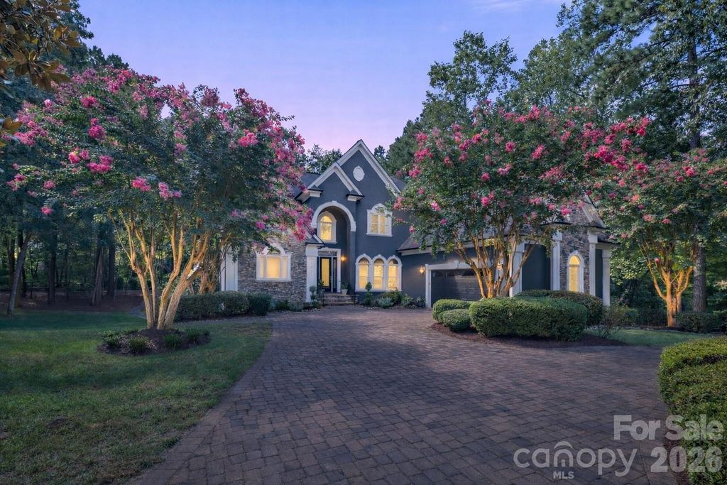 8915 Warwicke Lane, Sherrills Ford, NC 28673