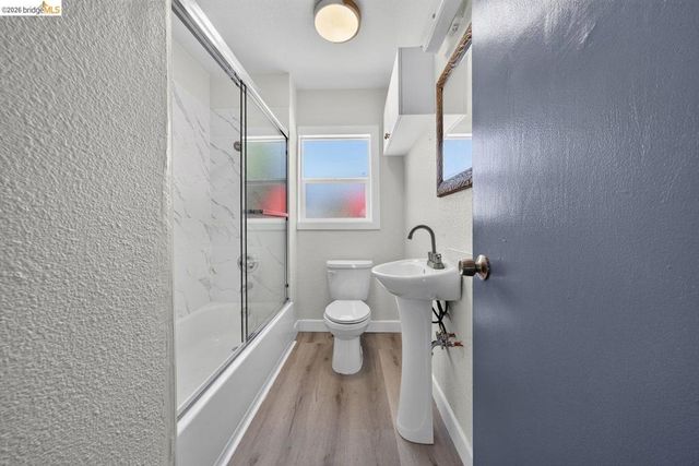 3240 Logan St, Oakland, CA 94601