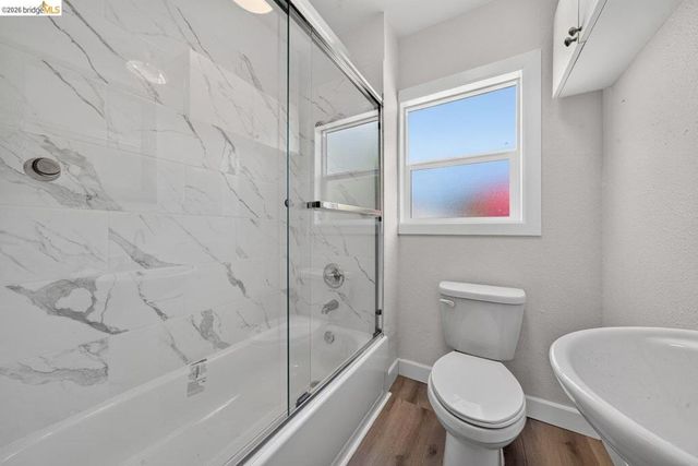 3240 Logan St, Oakland, CA 94601