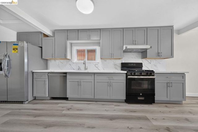 3240 Logan St, Oakland, CA 94601