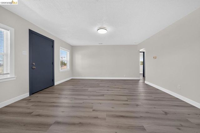 3240 Logan St, Oakland, CA 94601