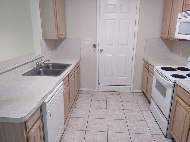 3101 Cape Cod Court, Arlington, TX 76017