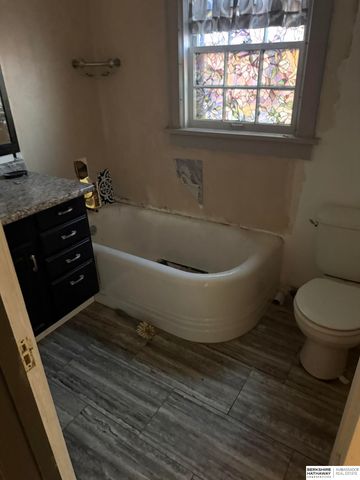 1901 N 50th Street, Omaha, NE 68104