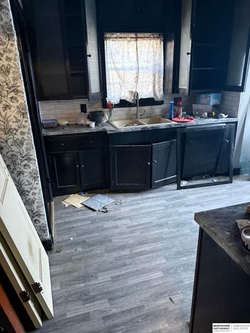 1901 N 50th Street, Omaha, NE 68104