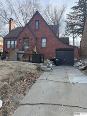 1901 N 50th Street, Omaha, NE 68104