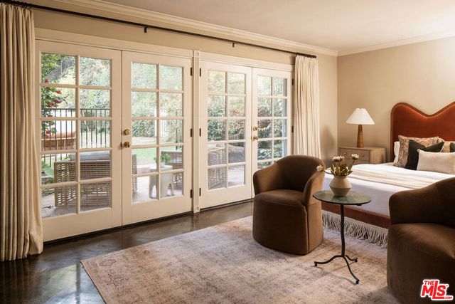 2533 Benedict Canyon Drive, Beverly Hills, CA 90210