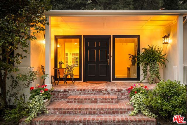 2533 Benedict Canyon Drive, Beverly Hills, CA 90210
