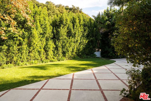2533 Benedict Canyon Drive, Beverly Hills, CA 90210