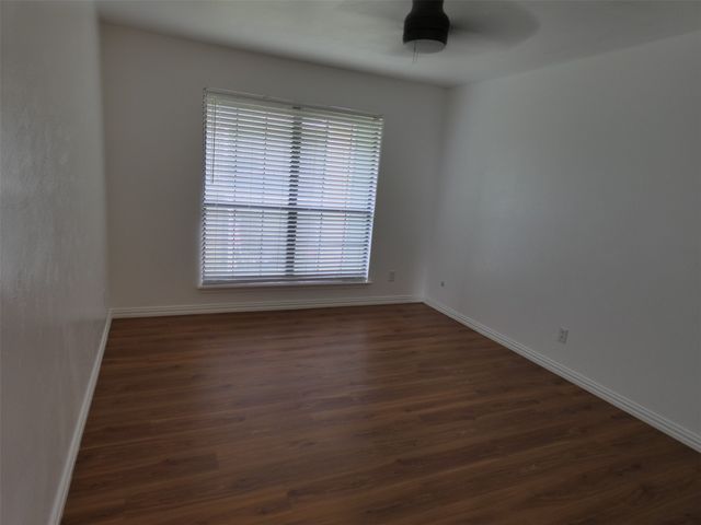 5805 Lake Hubbard Parkway 202, Garland, TX 75043