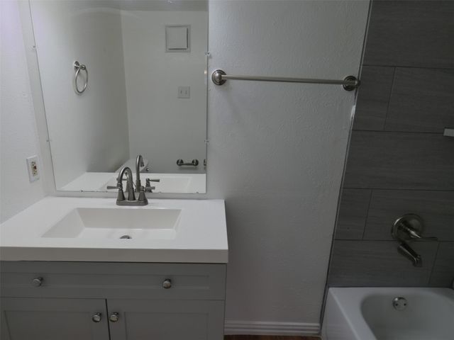 5805 Lake Hubbard Parkway 202, Garland, TX 75043