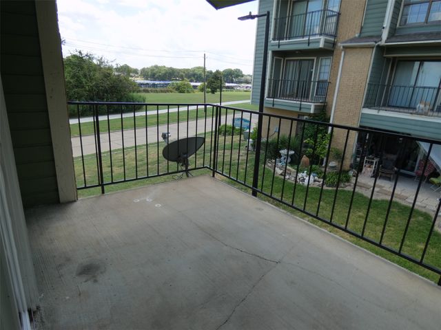 5805 Lake Hubbard Parkway 202, Garland, TX 75043