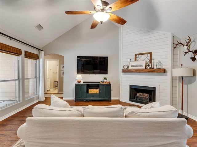 23436 Hillcrest Drive, Hockley, TX 77447