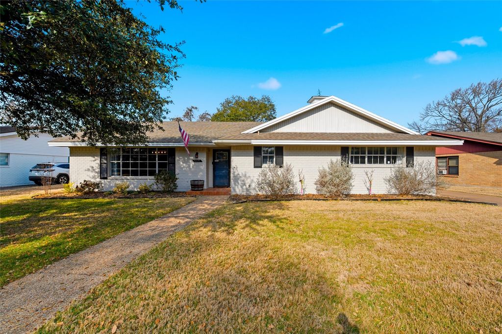 5113 Lake Arrowhead Drive, Waco, TX 76710