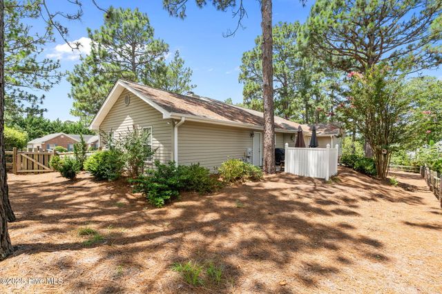 39 Bedford Circle, Pinehurst, NC 28374