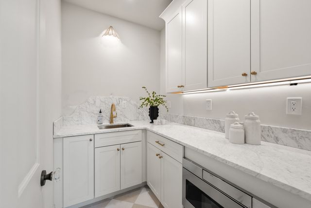 92 Old River Place, Dedham, MA 02026
