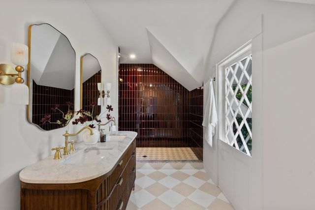 92 Old River Place, Dedham, MA 02026