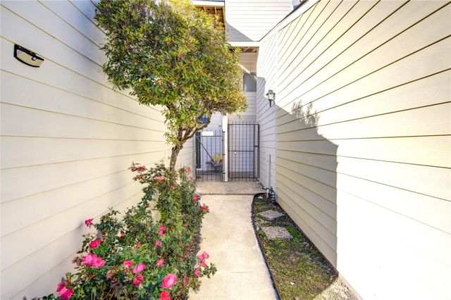 7373 Antoine Drive, Houston, TX 77088