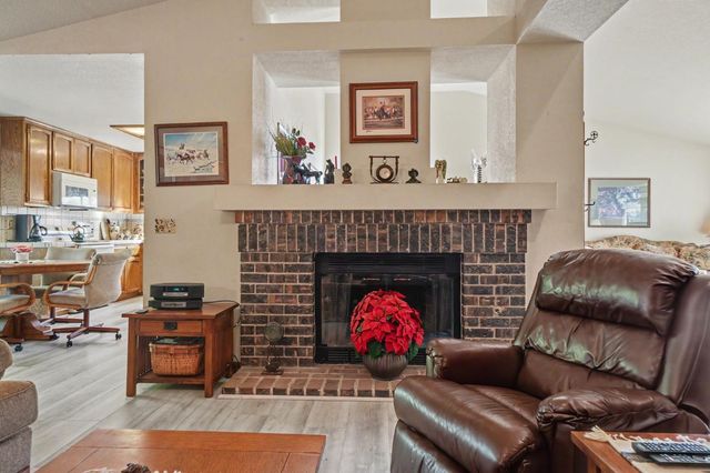 20100 Apple Dr, Lockeford, CA 95237