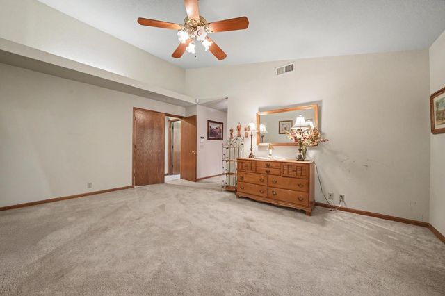 20100 Apple Dr, Lockeford, CA 95237