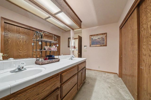 20100 Apple Dr, Lockeford, CA 95237