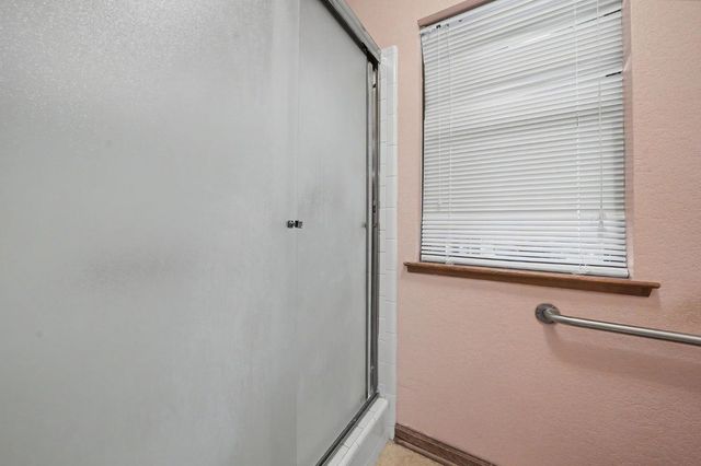 20100 Apple Dr, Lockeford, CA 95237