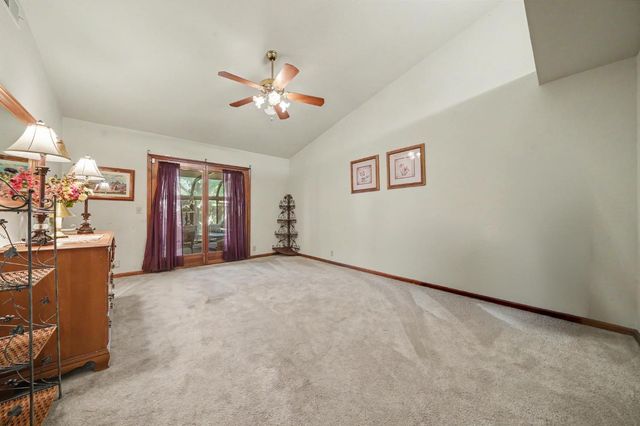 20100 Apple Dr, Lockeford, CA 95237