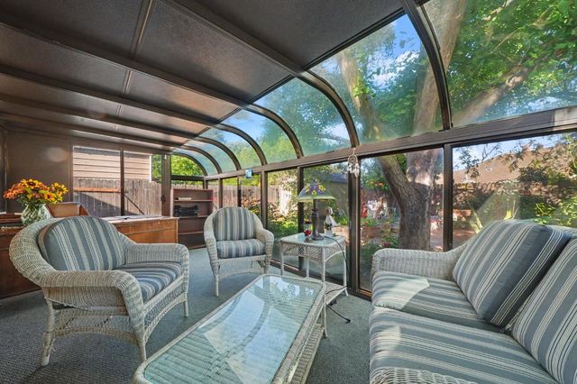 20100 Apple Dr, Lockeford, CA 95237