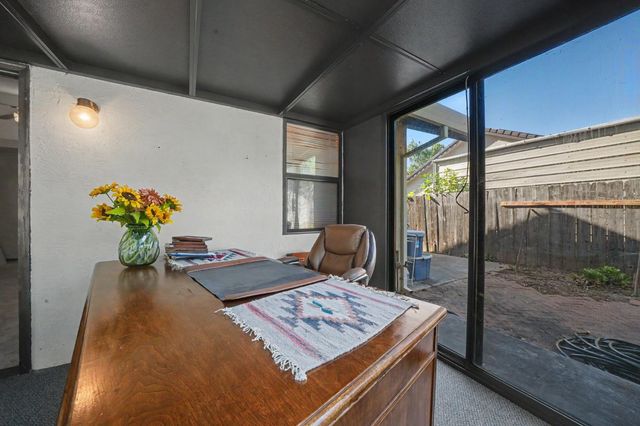 20100 Apple Dr, Lockeford, CA 95237
